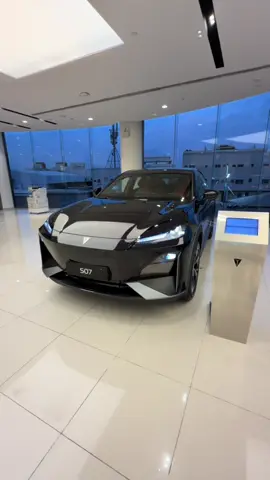 والله والله اني مصدوم من السيارة هذي وما كان ببالي اصورها دخلت شانجان وفجأة لقيتهم عارضين السيارة ومالها الا يومين نازلة وسعرها بعد كل عالمواصفات 117 الف بس اسم السيارة depal s07 #سيارات #شانجان #سيارات_كهربائية #سيارات_صينية #3cars 