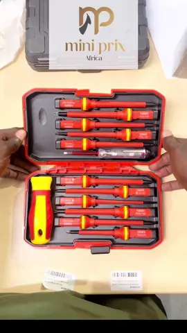 SET de tournevis isolés 1000V ✔️ Isolation 1000V VDE – protection maximale ✔️ Poignée ergonomique anti-glisse – précision garantie ✔️ Acier haute résistance – zéro déformation ✔️ 12 pièces + testeur de tension – complet et prêt à l’usage ✔️ Parfait pour électricien, technicien fibre, bricoleur pro #ElectricienSN #OutilPro #MiniPrixAfrica #BricolageSN #Electricité          
