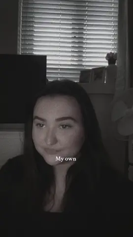 Hi hello not me with my daily posting my poetry book lol #lifeinmy20s #imscaredillneversleepagain #5secondsofsummer #lukehemmings #evolve  @5 Seconds of Summer love u for all ur albums mainly this one