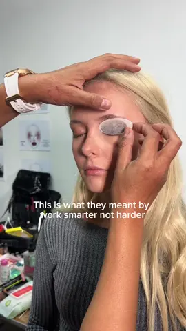 looking good made EASYYYY #astrobabe #easyeyeshadow #makeuphacks