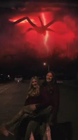 Should I stay or should I go? 🪾❗️ #strangerthings #eleven #fyp #trend #capcut @. 