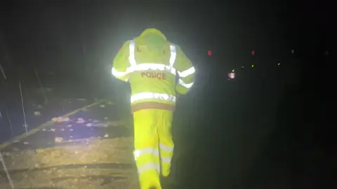 🎈Thông báo đến mọi người  . Đèo Khánh Lê đi hướng Nha trang đang bị sạt lở nghiêm trọng , Tình hình sạt lở sẽ diễn biến phức tạp và sẽ sạt lở nhiều điểm trong những ngày tới với thời tiết như hiện nay. ! Nên người dân chú ý khi đi hướng nha trang mình nên chuyển tuyến đường và đợi thông báo mới