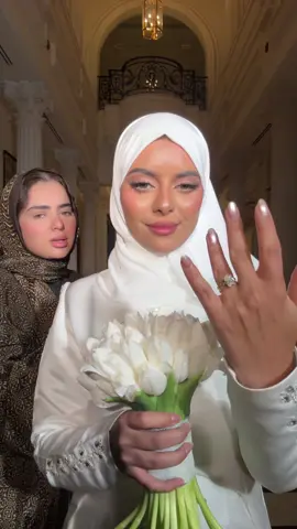 ضحكتتتتتتتت و @Dina بالقوه حفظت الكلام ، المسكه الورد طبيعي تخيلوا اخدت منه حتى في حفلة الملكة ت ج ن ن @حمزه بن محمد ✨🍃 تسلم يدك ! 