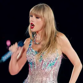 Pls tell me you see the vision of the transition 😭 #fyp #fy #virał #taylorswiftedit #taylorswift ib; @Quin⸆⸉ 