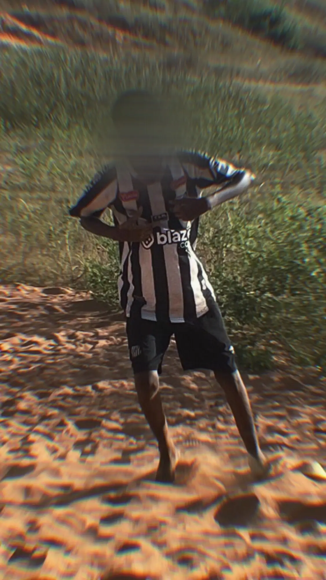 <<soit intelligent tout le monde Se  fout de des efforts seul les réunis comptent 🤌🏿>>