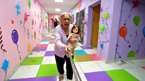 Y ahora cómo me bajo de aquí? 👵🏼 #doñacarmelita #backrooms #dramcore #levelfun #liminal