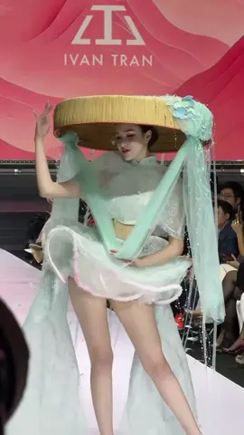 Trang phục cắc xẻ táo bạo của nhà thiết kế Việt Nam ❤❤❤🔥🔥🔥 #missuniverse #missuniversevietnam #xh #trending #2025 