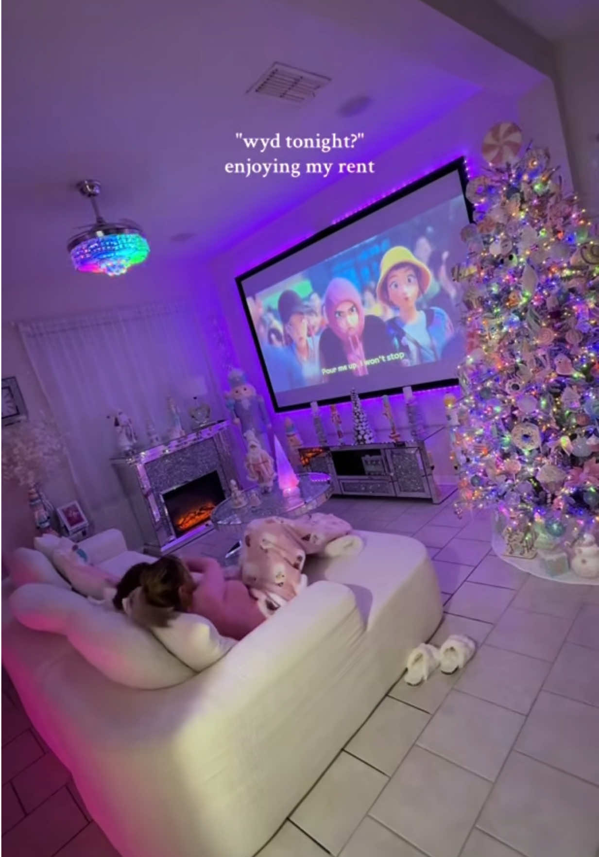 Movie night 🫶🏻💜 #tiktokshopblackfriday #cozy #movienight #aesthetic #fyp 