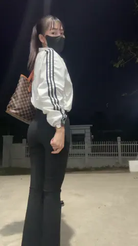 Chuẩn bi đi làm thôi 