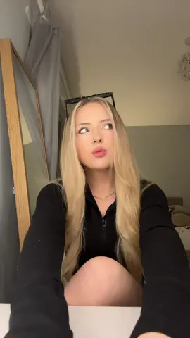 Girl take him                                      #tatemcrae #foryoupage❤️❤️ #fyp #viralsounds #blonde 