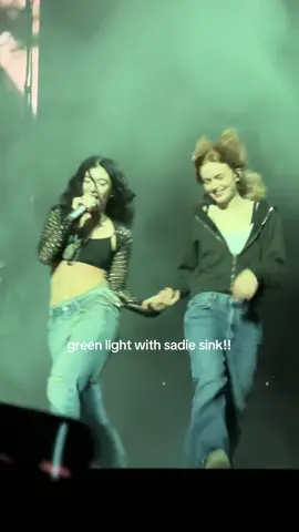 my theatre loving hard is so happy!! #lorde #ultrasoundtour #sadiesink #fyp #strangerthings @Lorde 