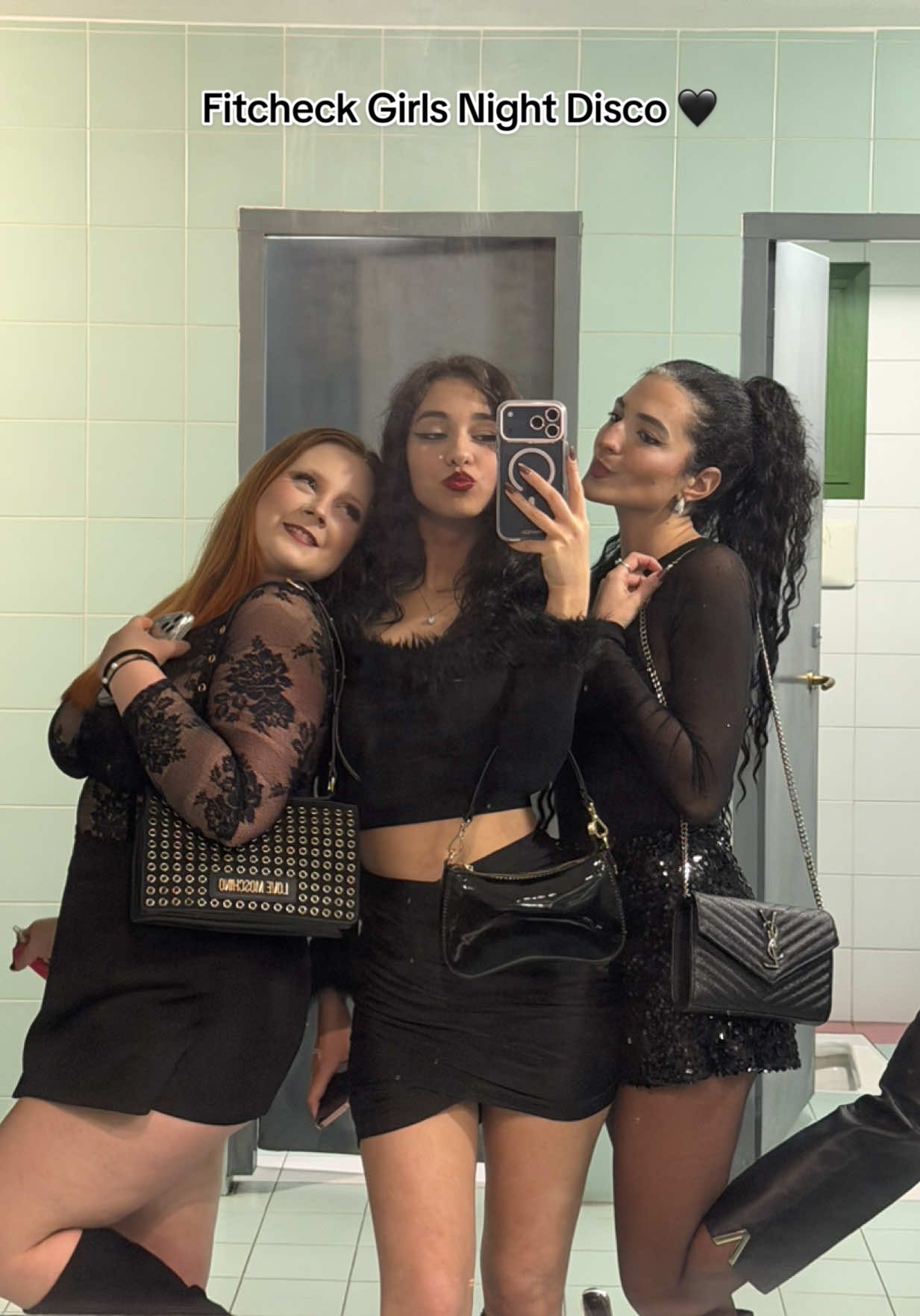 @𝒥𝑒𝓈𝓈𝓎👑 @Laura 🥰 🖤 #fitcheck #girlsnightin #discoteca90 