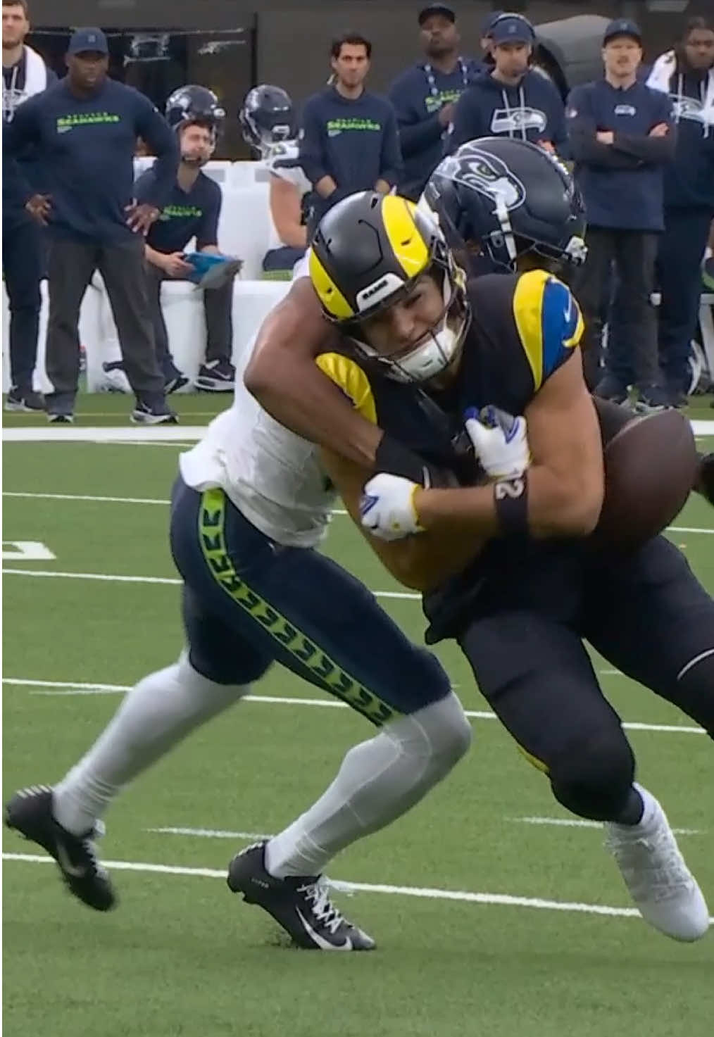 bro really winded up 😂 #nfl #cobybryant #seattleseahawks @Seattle Seahawks 