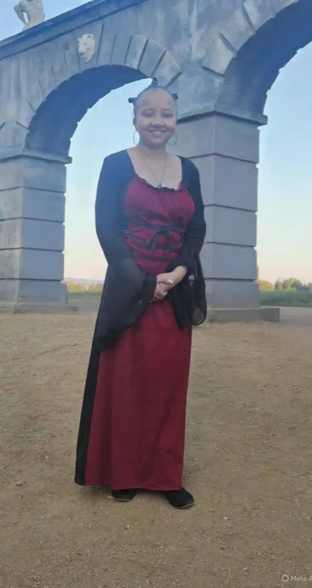 Reposting this one because the tagline was on a weird spot .I forgot the last caption but yes I'm glad to have gone and it was lovely to meet new people 😊  #renfaireprep #renfaireoutfit #texas @Jolie Haley @Texas Renaissance Festival  @hummerfox @Jordan Susanto @Anais y Jolie 