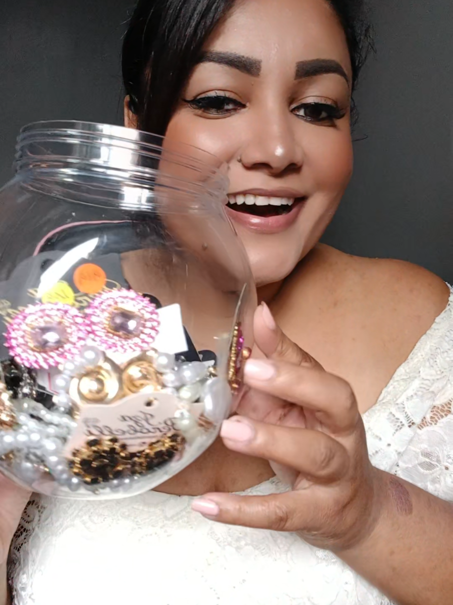 pote de joias misteriosas part 2 da @Iza Perobelli , encantada com tantas maravilhas 🥰 #potedejoiasmisteriosas #acessorios #potedejoiasmisterioso 