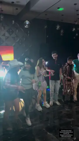 El elenco de La CQ Nuevo Ingreso con amigos en una reunión el día de ayer @Sammy Schoulund @Maytefernandezoficial @Abril @nico_villagrana  #viraltiktok #fyppppppppppppppppppppppp #trend #trending #xyzbca 