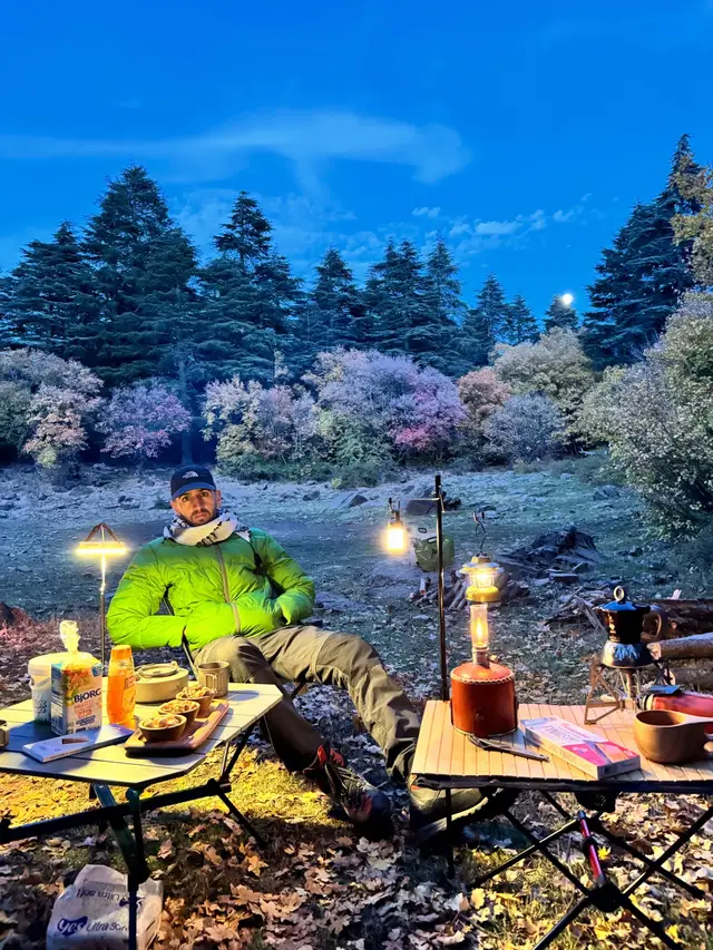 . . . . . . . #camping #getoutside #hike #hikemore #hiker                          # التصوير # في الهواء الطلق # الرحلات # الرؤية # البرية # البرية