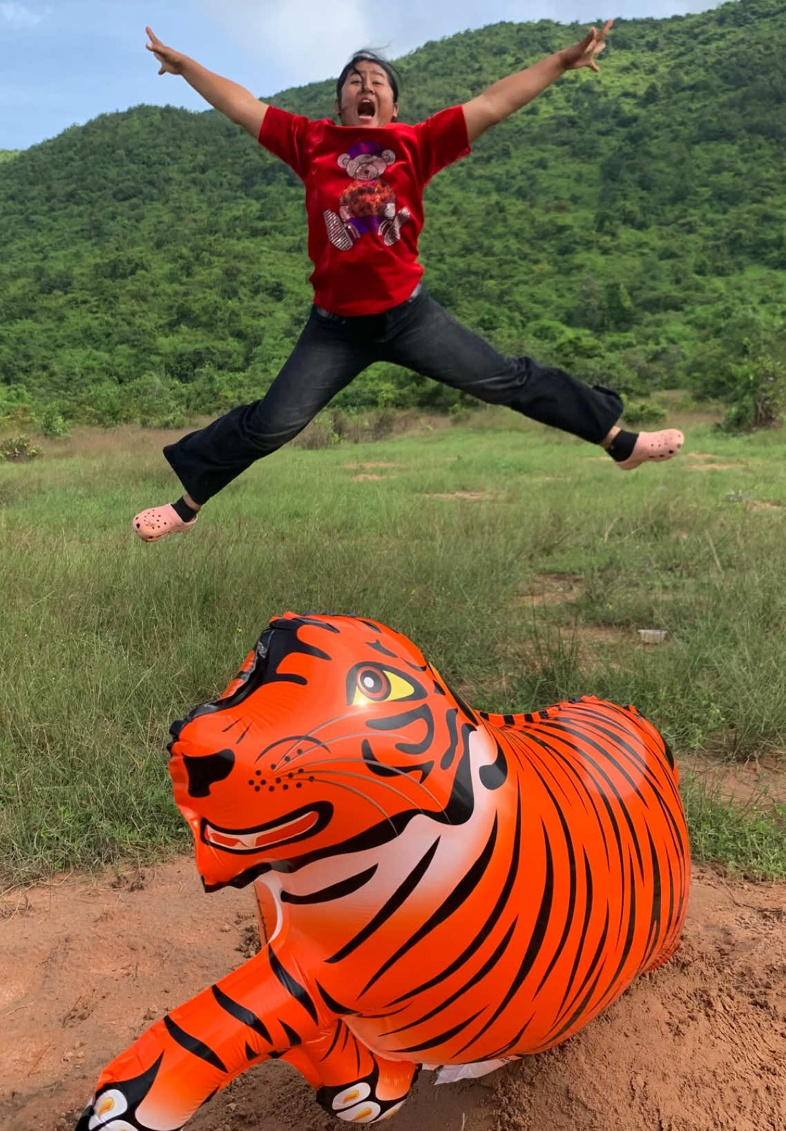 Survival Skills: SIMPLE and USEFUL in forest #bushcraft #survival #Outdoors #balloons #skills 