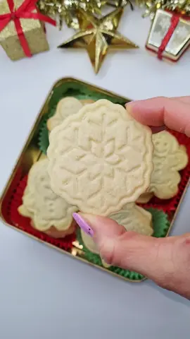 🛍️ kit com 8 peças de cortador e marcador de biscoitos de natal/papai noel/arvore de natal 💥 *Por R$ 34,00* 🛒 Compre aqui 👉 https://s.shopee.com.br/3fvuyyADxl?share_channel_code=2 ⚠️ *Promoção sujeita à alteração de preço e estoque do site*