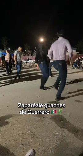 Lo mejor de Guerrero sus zapateados! #guerrero #zapatedo #tierracaliente #mexico #iguana @ARELY BARBOZA🏋️‍♀️❣️ 