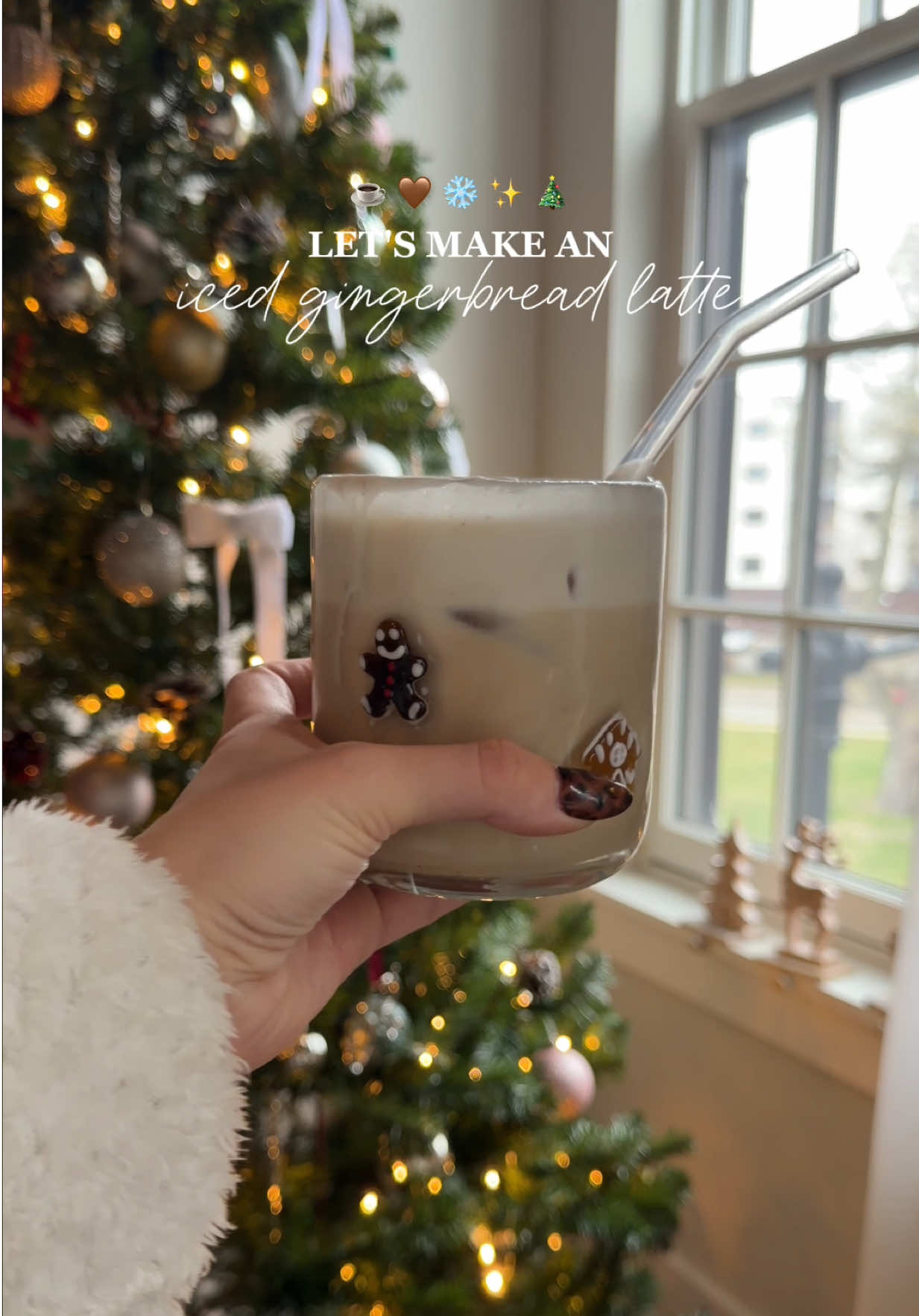 make an iced gingerbread latte with me ☕️🤎🎄 #icedlatte #gingerbread #coffeerecipes #coffeetok #athomecoffee
