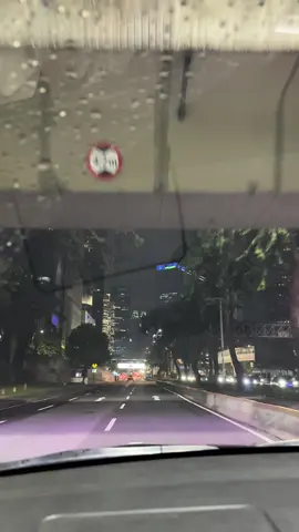 🚦🕯️🚝 #citylights 