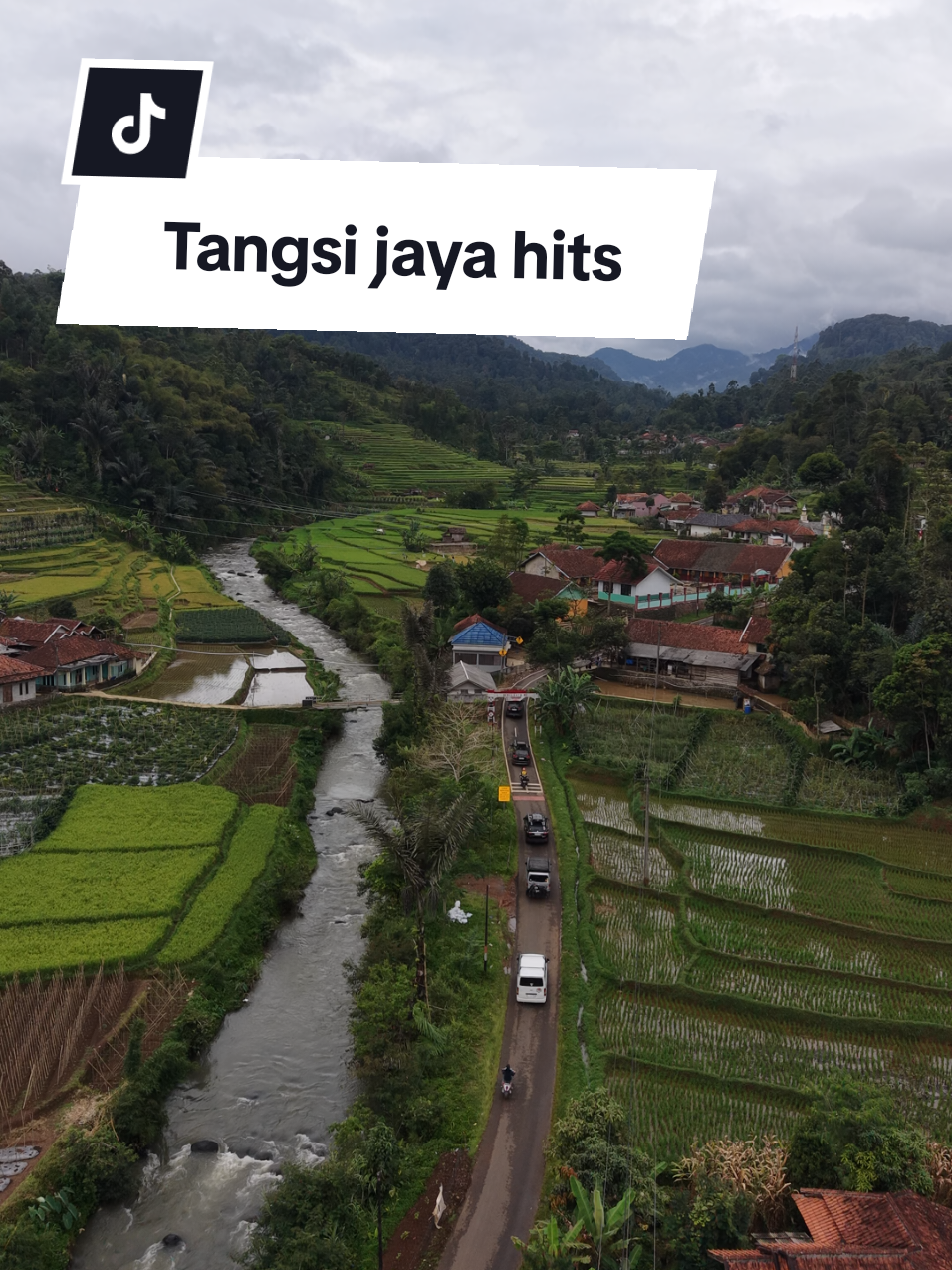 asa genah ieu lagu duh . . dioaduken sreng alam Endah jabar #promomakanharian #tangsijayagununghalu #gununghalubandungbarat😘 #