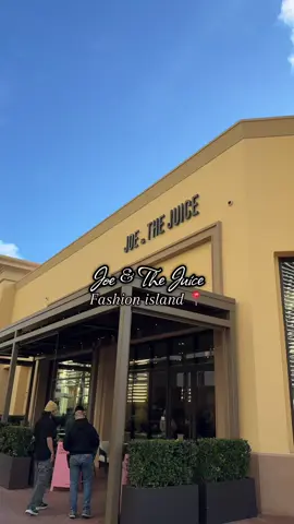 Joe & the Juice fashion island is open and I’m so happy I was finally able to go! It’s so cute inside omg!  I got a spicy tuna cado and the pick me up juice!  #joeandthejuice #newportbeach #newstoreopening #joeandthejuicesandwich #orangecounty 