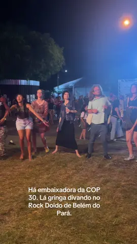 Conheci a diva Lá gringa em Belém❤️🤌🏾😂Ela tem o molho😌 #viral #lagringa #rockdoidopara #cop30 