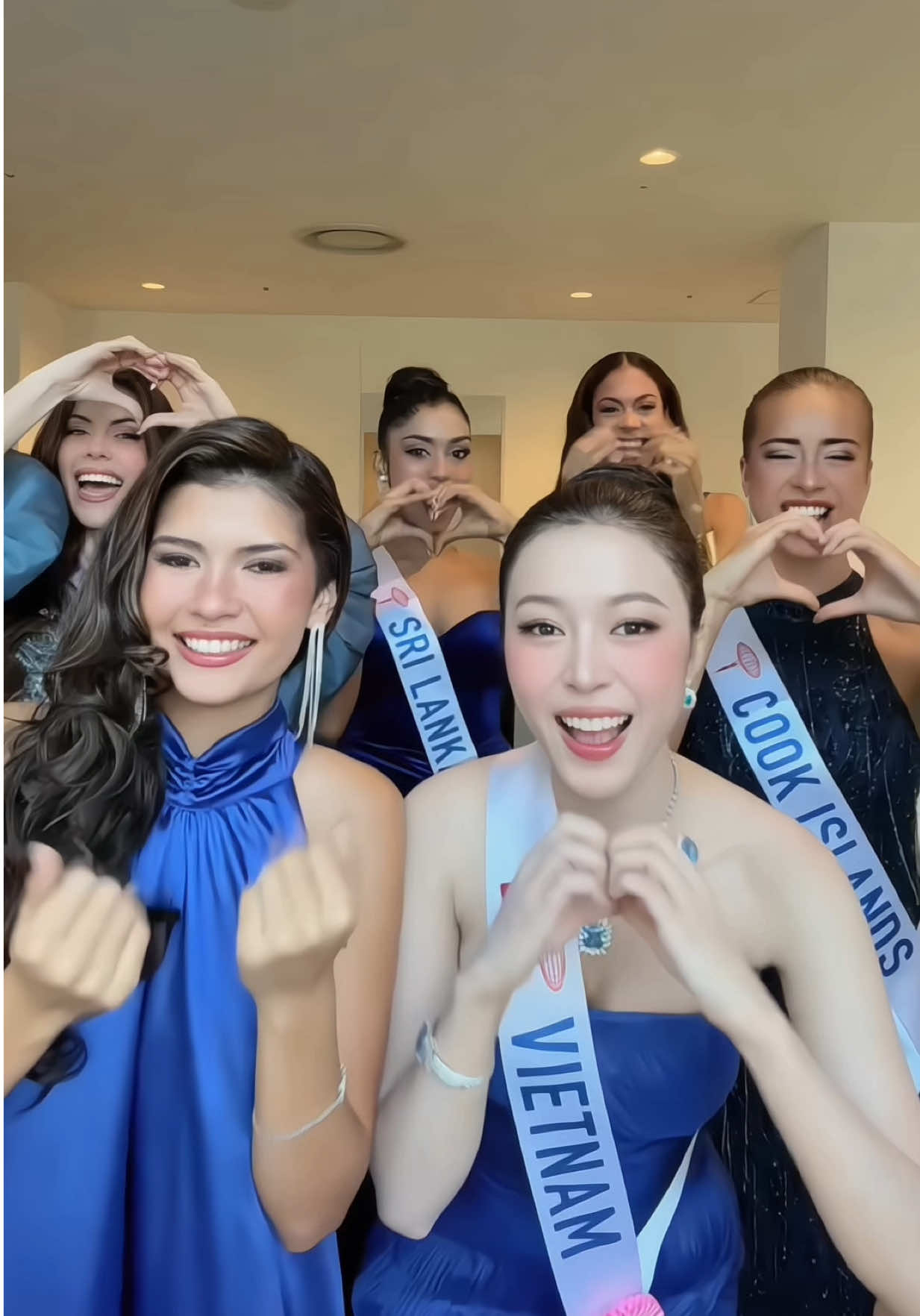 Theo trend cùng mấy cổ💙 #NguyenNgocKieuDuy #MissInternational2025 #LAURACOFFEE #NucosJapan #lactobactintima 