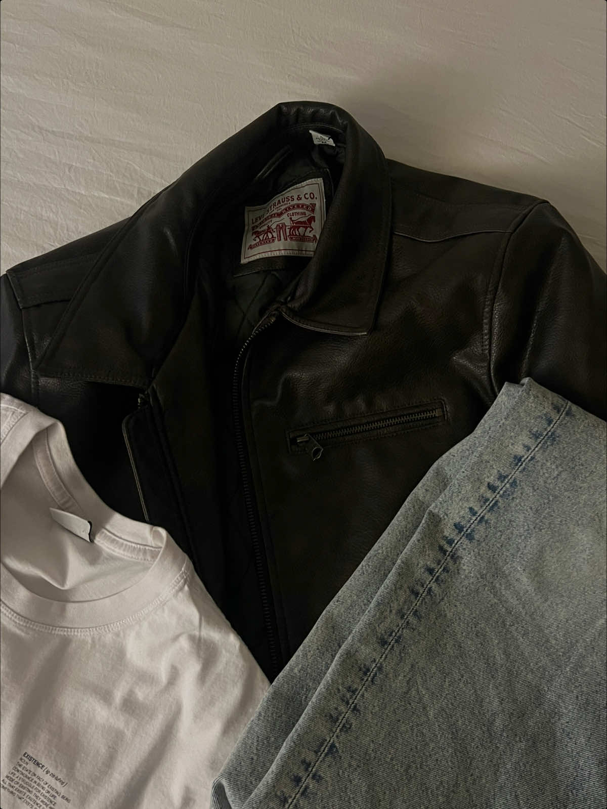 transformando camiseta básica em edição limitada, since 2025