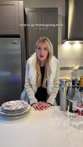 Hosted a delicious and easy Friendsgiving with a to go meal package from my favorite place   📍Trades Deli - can serve from 4-10 people with all the best fresh Thanksgiving dishes. Can also grab the sides à la carte. Place an order for an easy pick up and stress free dinner 🥘 #dallasfood #takeoutfood #foodiefinds #dallasrestaurants #mealideas  