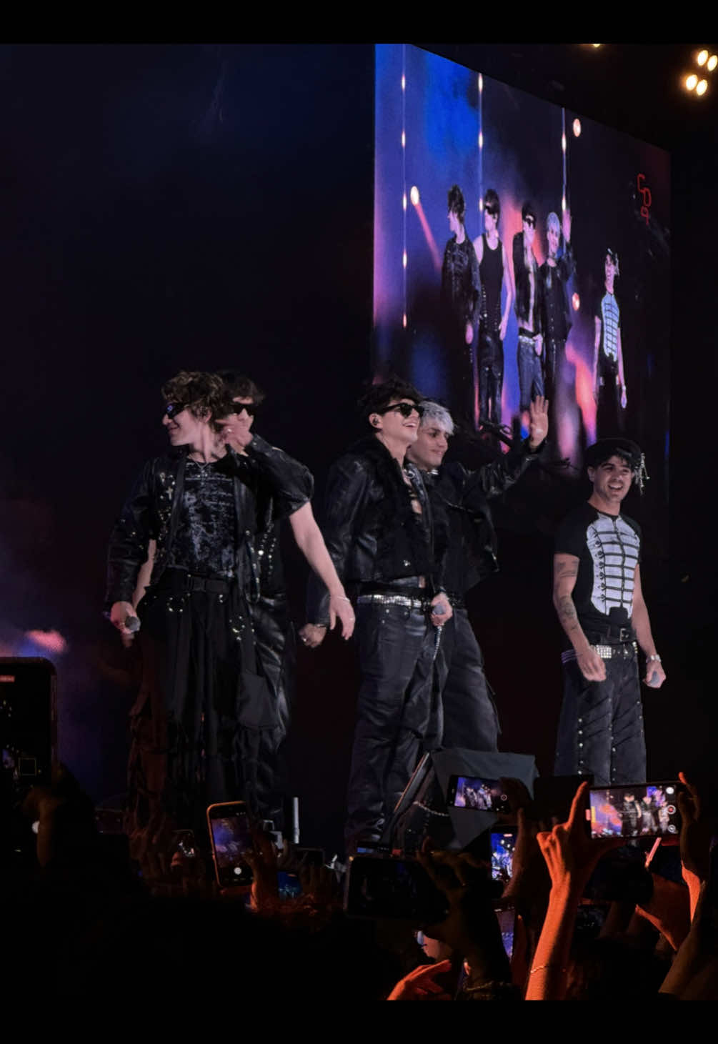 @CD9 hace su regreso oficial a los escenarios.  #cd9 #coders #fyp #parati #musica 