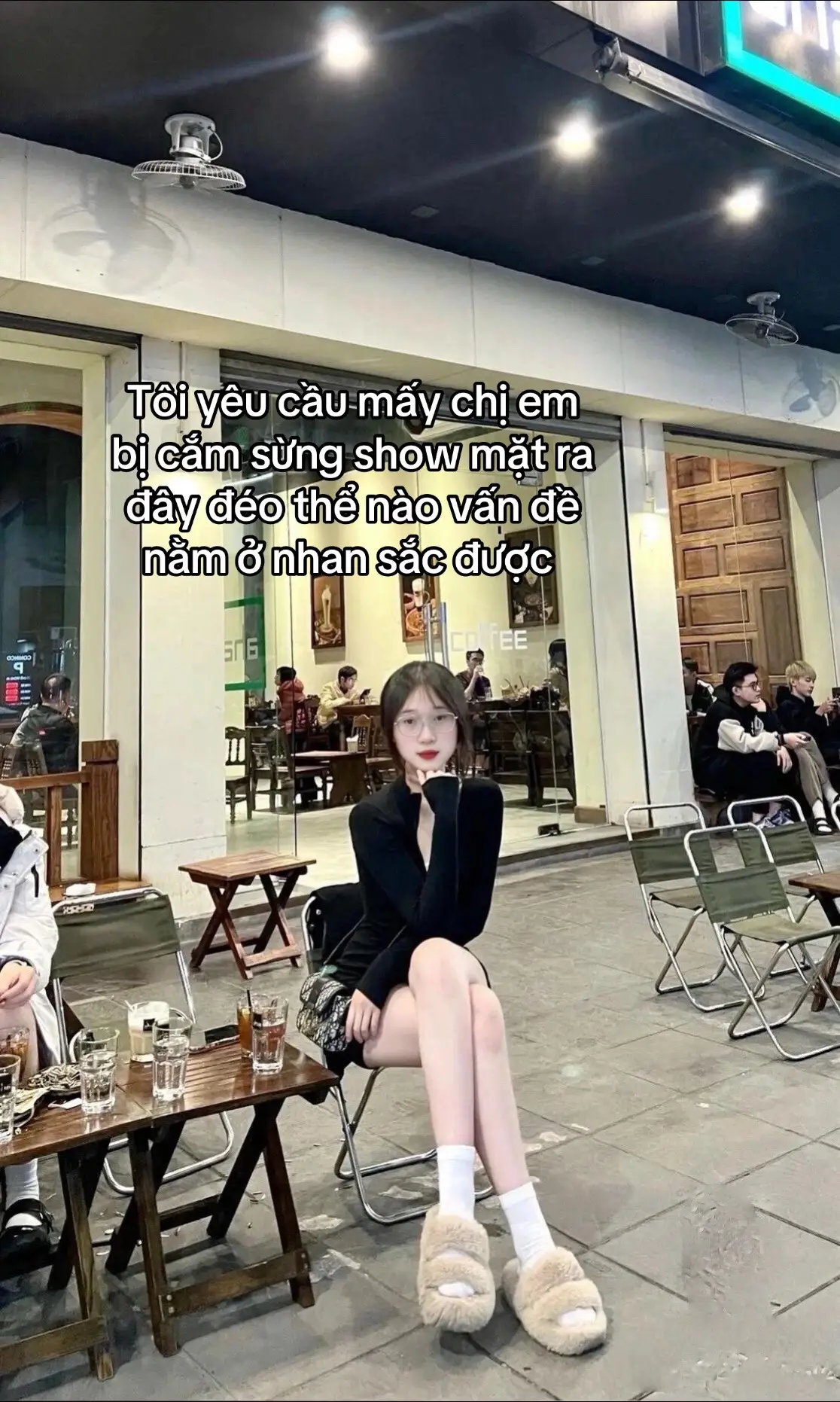 Có thể là đẳng cấp quá nên bị cắm sừng))