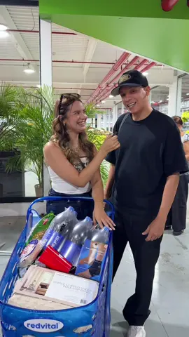 Nuestros clientes de La Urbina disfrutaron toda la experiencia y aprovecharon de hacer su mercado 🔥 Grandes ofertas y descuentos te esperan en nuestra híper tienda en La Urbina ¡Te esperamos!  #redvital #makro #GranReinauguración #LlégateALaUrbina #LaUrbina 