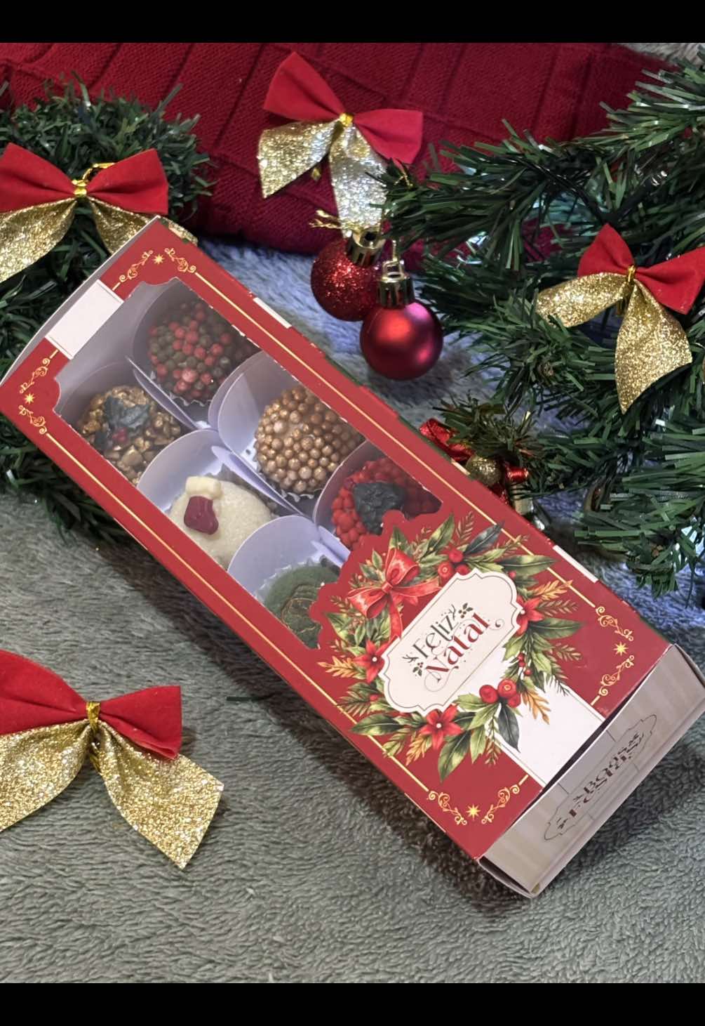 Caixinha com 10 brigadeiros. Edição especial de Natal 🎅🎄 #brigadeiro #natal #caixinhapersonalizada 