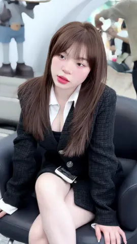 Thấy em đẹp như tranh vẽ nên anh lại muốn rước hoạ vào thân 🌙  #duỗi #hairstyle#duôixulộtư#triêujng2026 #viral 🖤