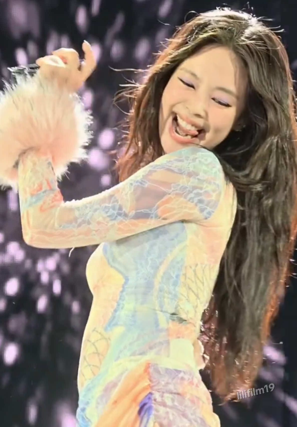 Ms. #CHANEL, this is literally your song.. we’re waiting ⏳ #blackpink #JENNIE #fyp 