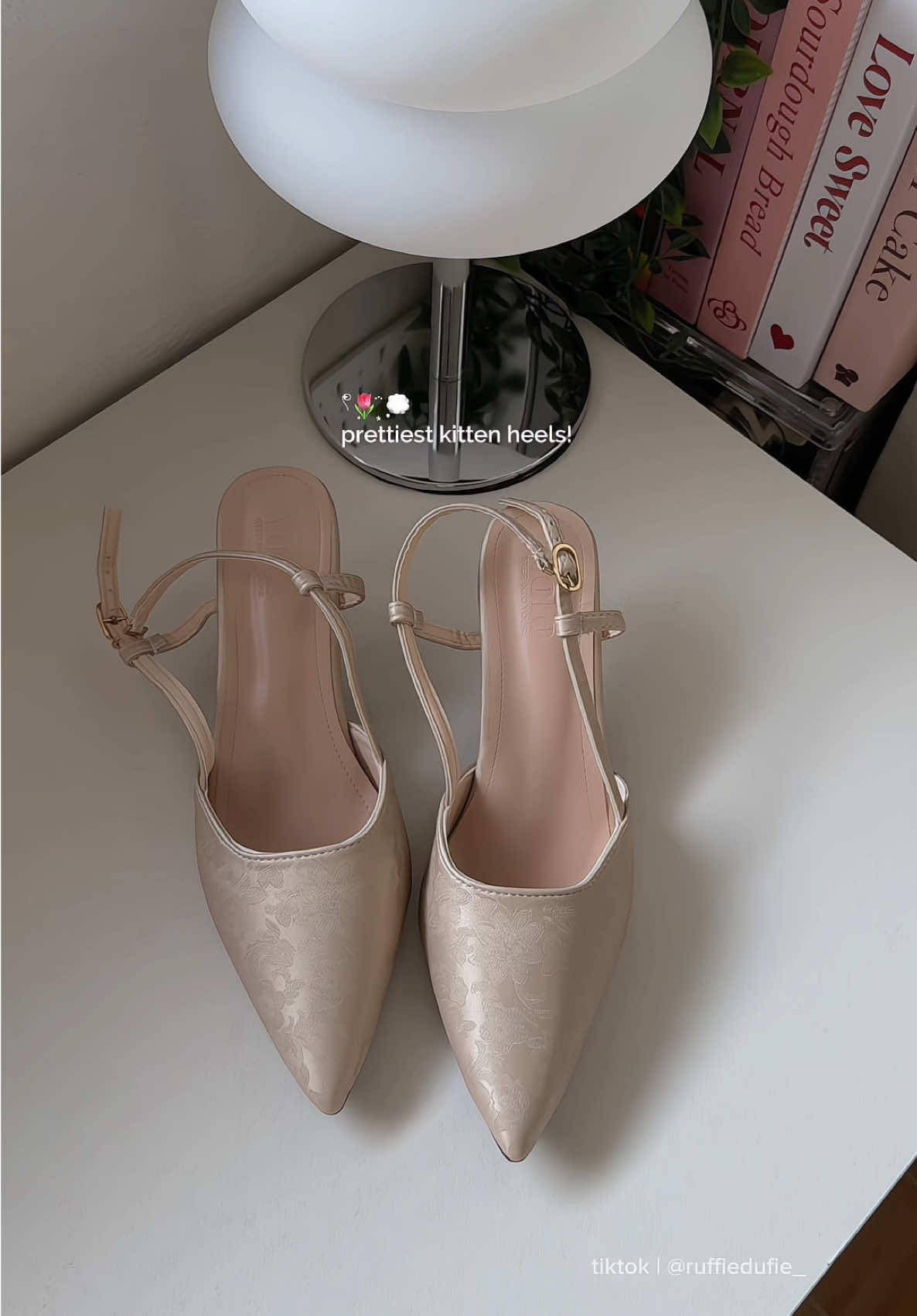 Replying to @anj.zn i mean look at her — she’s so pretty! 😭👠💫 #kittenheels #heelstiktokshop #pointedheels #heels #heelsrecommendation 