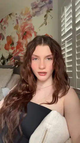 Miami nights are for glitter & glow  Dancing through life in 4-inch heels. #MiamiNights #NightlifeBeauty #GlitterMakeup #DanceChallenge #LatinaVibes