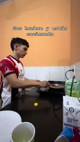 Es ilegal que toque la mesada👨‍🍳#cocina #humor 