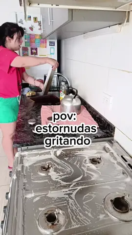 no sé estornudar de otra manera, perdón soy esto 😂😂 #argentina #chisme #estornudos #grito #viral 