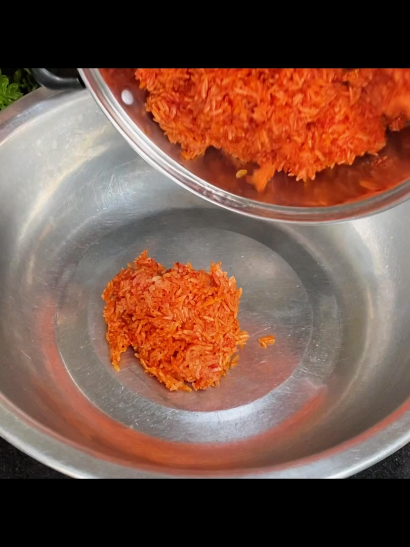 xôi gấc với cách nấu nầy nhanh mà ngon lắm nhé ,thơm béo lên màu đẹp #bepcuavo #thichnauan #vaobepcungtiktok #ancungtiktok #thitkhotau #suachua #chuoichien #chaoga #banhxeo #monanngon #banhtrang #banhxeomientrung #suachuadeo