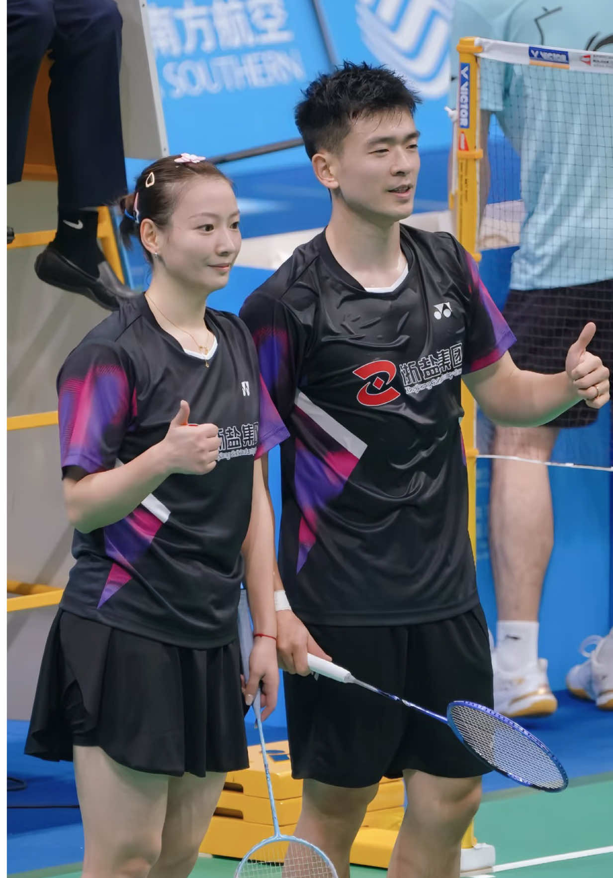 Thầy cô đánh cầu vẫn chiến quá🥰 Điều ae lông thủ vẫn luôn mong ước sau khi thầy cô tuyên bố giải nghệ là đây chứ đâu 🏸 Zheng/Huang tái ngộ trong giải cầu lông Đại hội TDTT toàn TQ 2025 #zhenghuang #zhengsiwei #huangyaqiong #badminton #yonex #yonexbadminton #badmintonplayer 