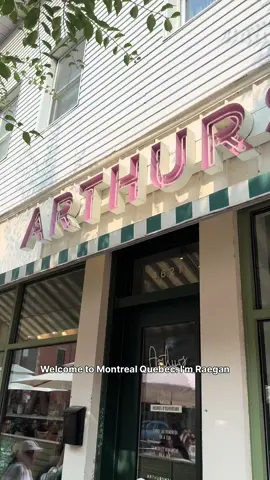 Need a nosh? Welcome to Arthur’s — Montreal’s famed brunch hot spot run by husband-and-wife duo Raegan Steinberg and Alexandre Cohen. Named in honour of Raegan’s late larger-than-life father, you can find both locals and tourists of all ages and backgrounds lined up down the block to enjoy their delectable elevated Jewish classics. #jewishandcanadian #jewishfood #nosh #montreal 