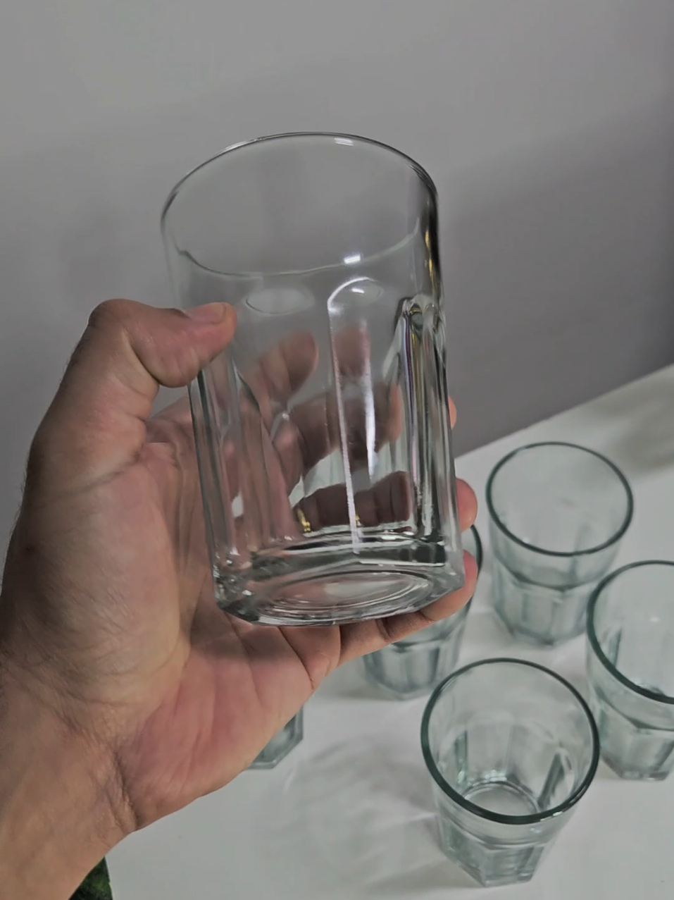 OFERTA RELÂMPAGO! ⚡️ ​Kit 24 copos de VIDRO REFORÇADO por R$ 29,90! O narrador já avisou: 