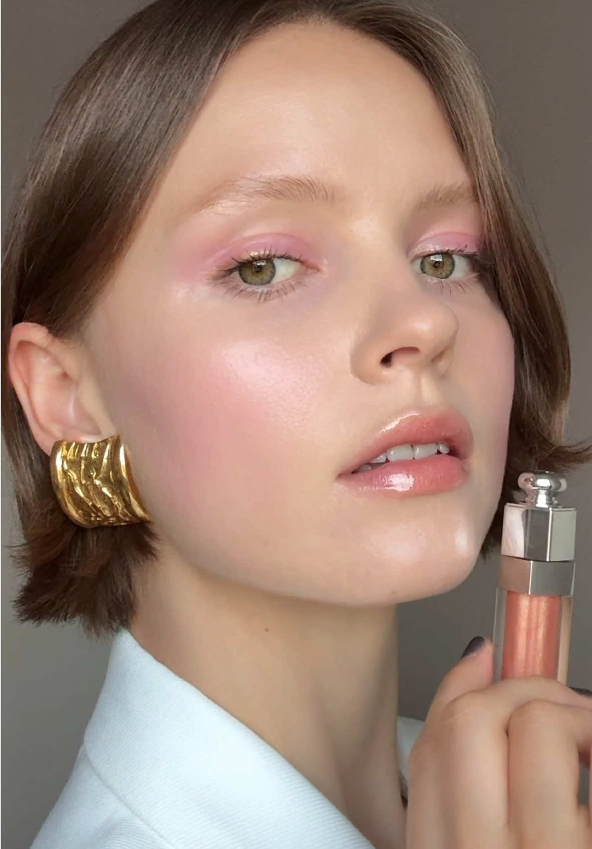 Let’s dry Dior Addict Lip Maximizer in 111 Pearly Peach 🍑✨ @Diorbeauty 