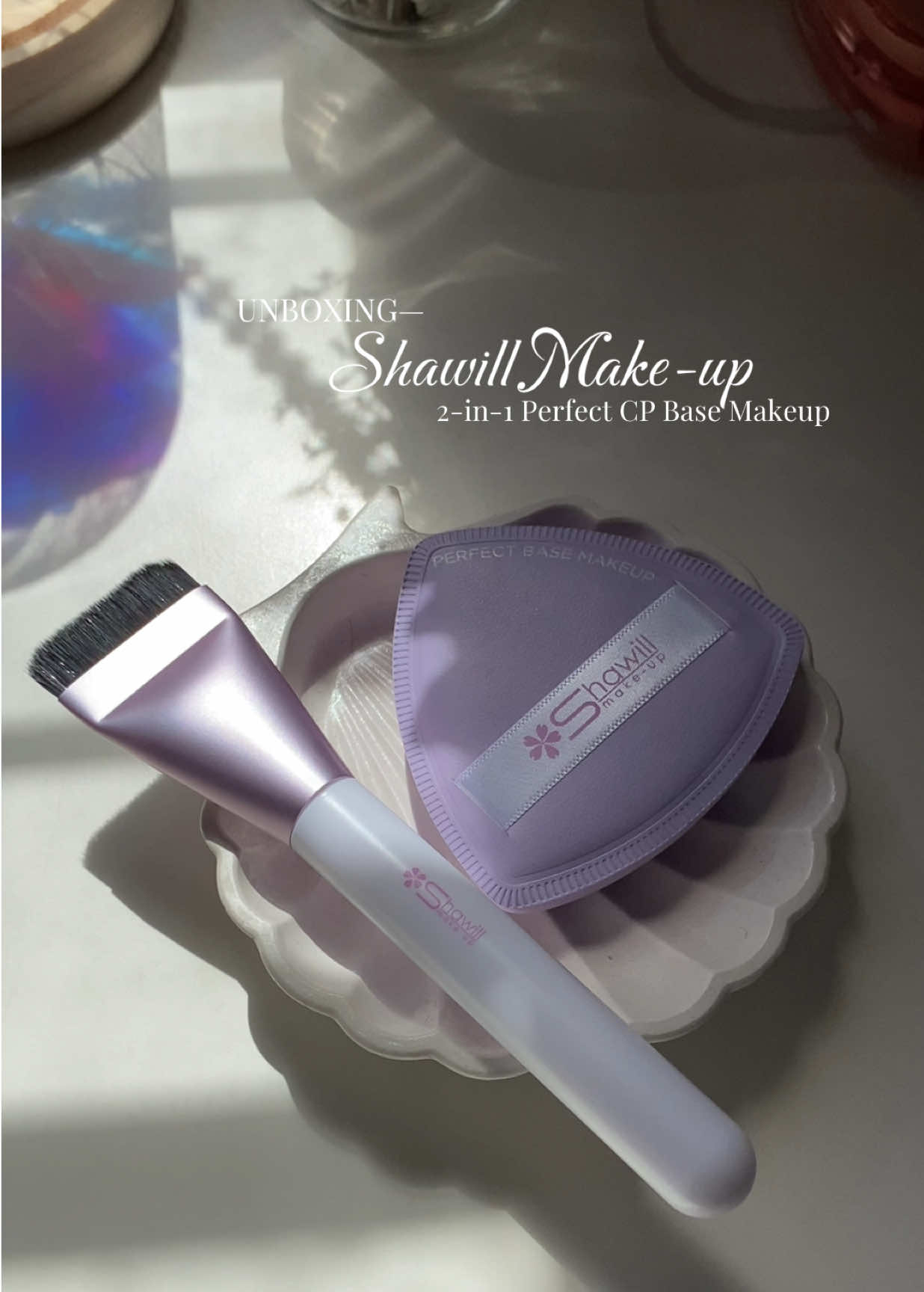 Blending my everyday base is never been easy not until I found this duo from @shawill_cosmetics — it’s beginner friendly including the super smooth densed brush & the blending puff! #shawill #shawillcosmeticsph #foundationbrush #makeupbrushes #makeuppuff 