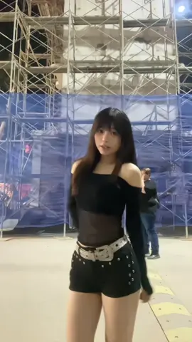 trước đồ trắng giờ qua đen =)) (dc:@kipittok) #dance #chanel #viral #nhảytrend#nharuong 