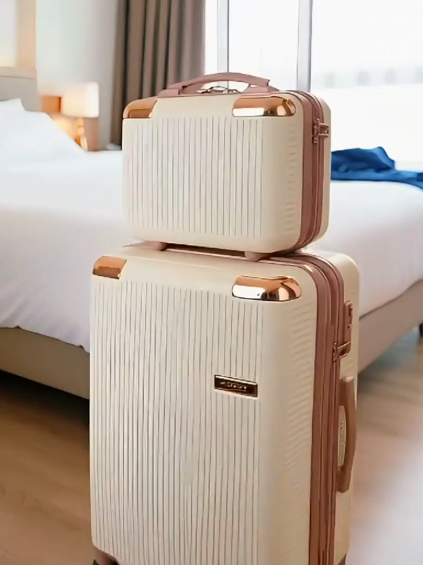 Kit Mala de Viagem Bordo + frasqueira | ABS resistente, anti-queda, expansão, rodas 360°, cadeado embutido e várias cores Conjunto completo para qualquer tipo de viagem. As malas são fabricadas em ABS de alta resistência. #maladeviagem #frasqueira #viajandopelomundo #malabordo10kg #tiktokshopchegou 